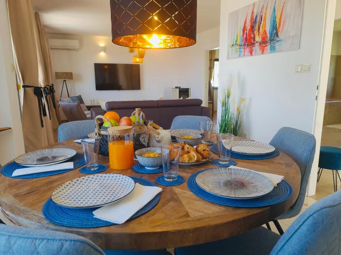 Apartments Mia Okrug Gornji Luaran gambar