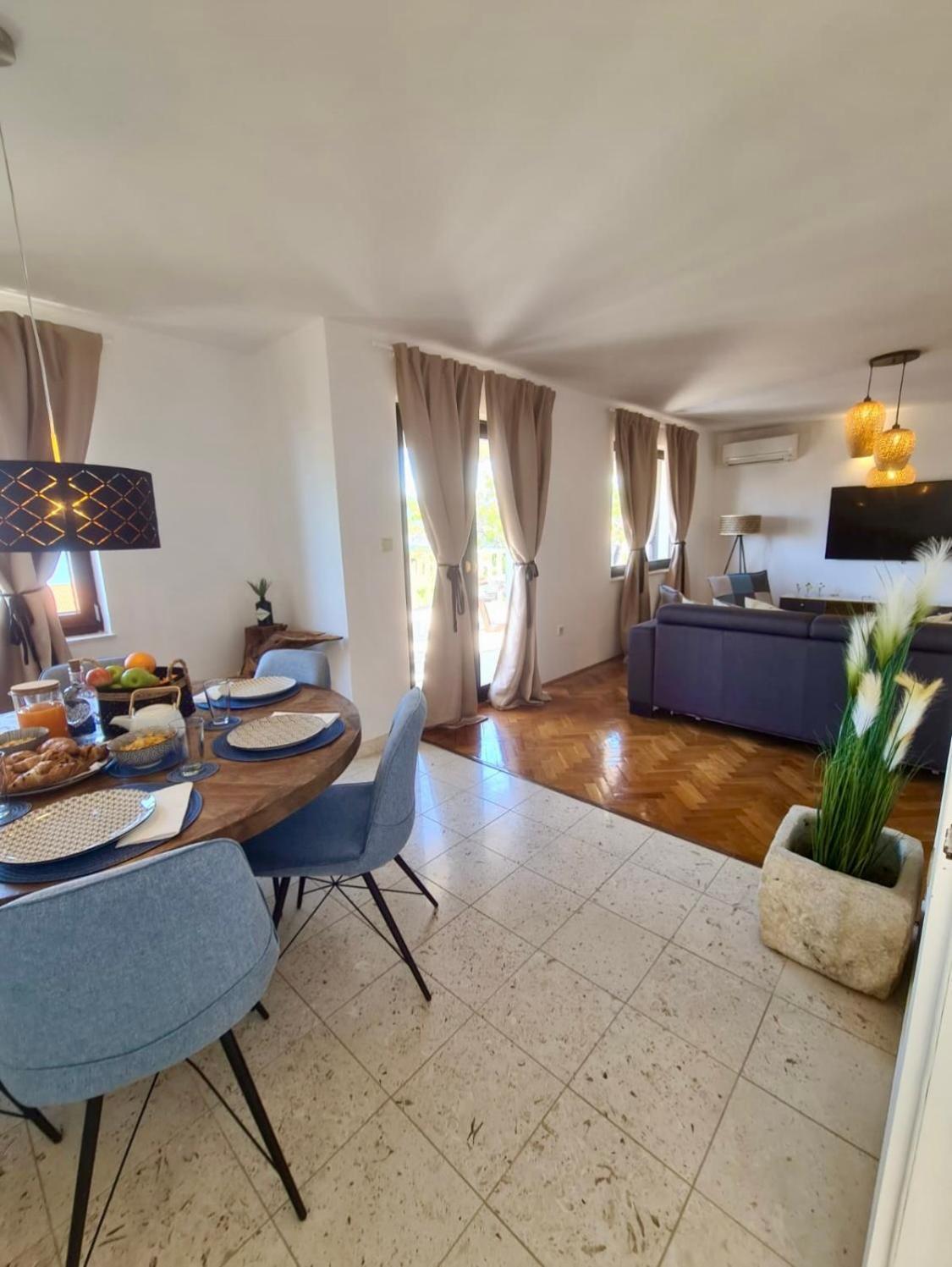 Apartments Mia Okrug Gornji Luaran gambar