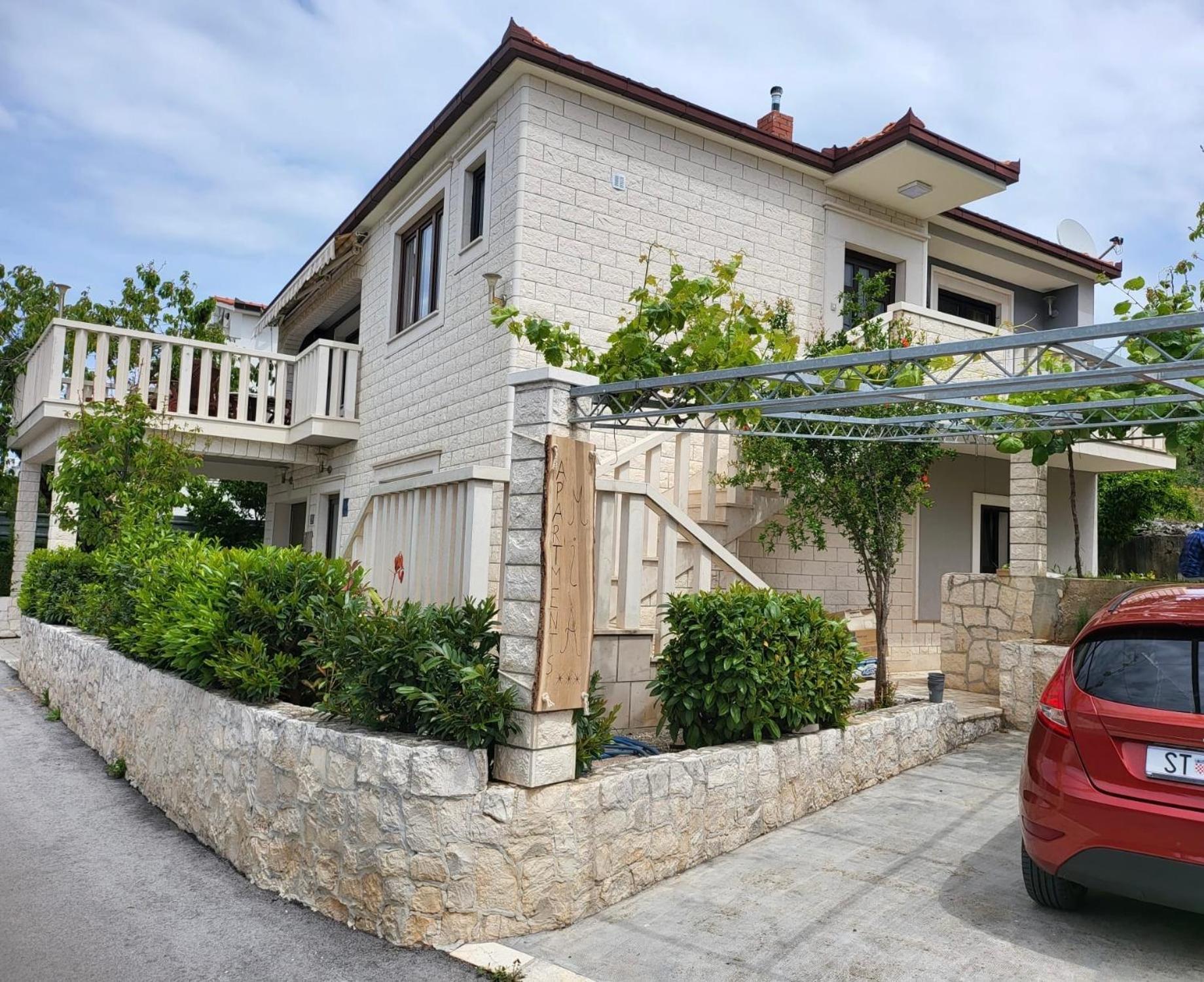 Apartments Mia Okrug Gornji Luaran gambar